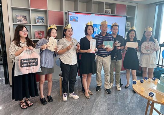 欢乐之蓝，起头开放